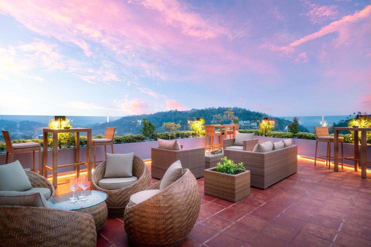 Grand Serendib Hotel Kandy Exterior photo The View