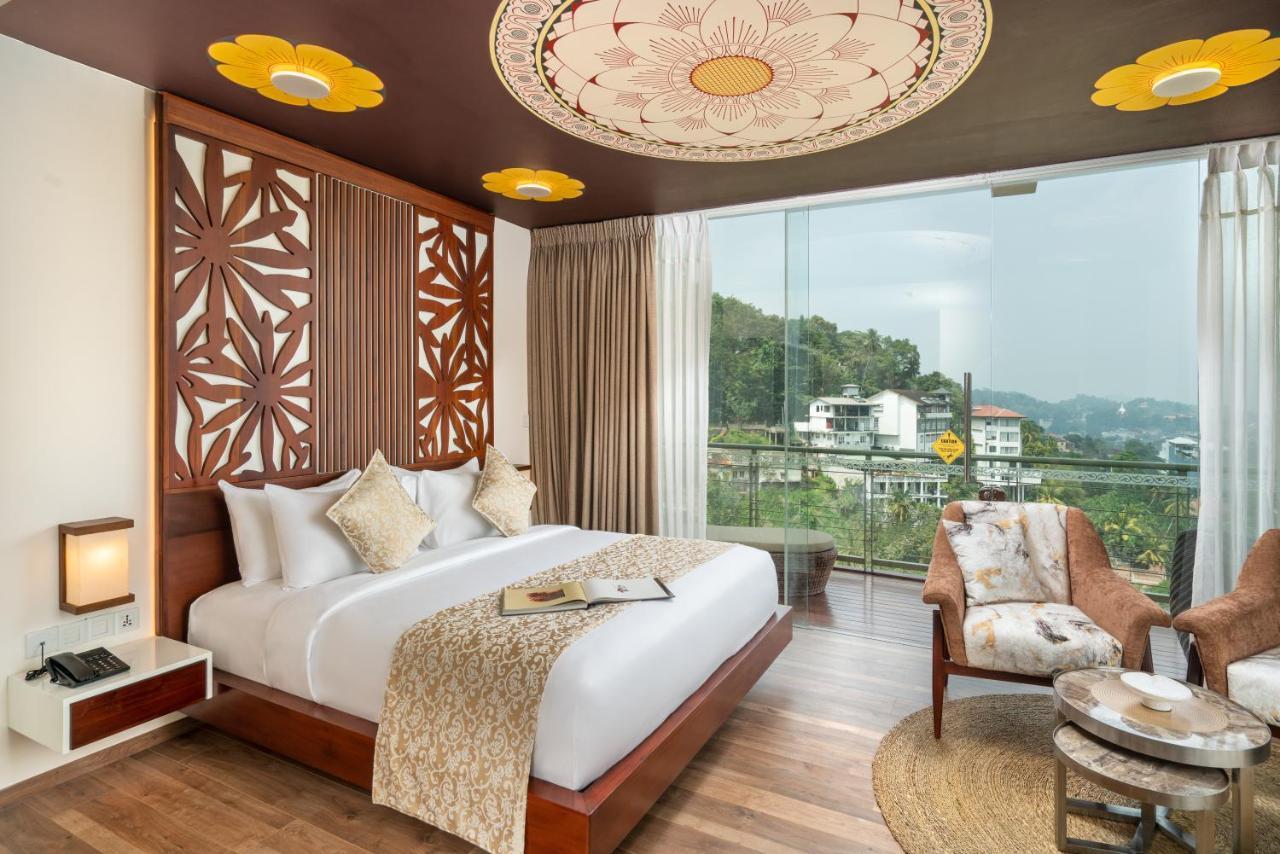 Grand Serendib Hotel Kandy Exterior photo Deluxe Room