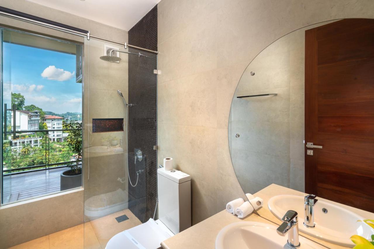 Grand Serendib Hotel Kandy Exterior photo A bathroom in a condominium