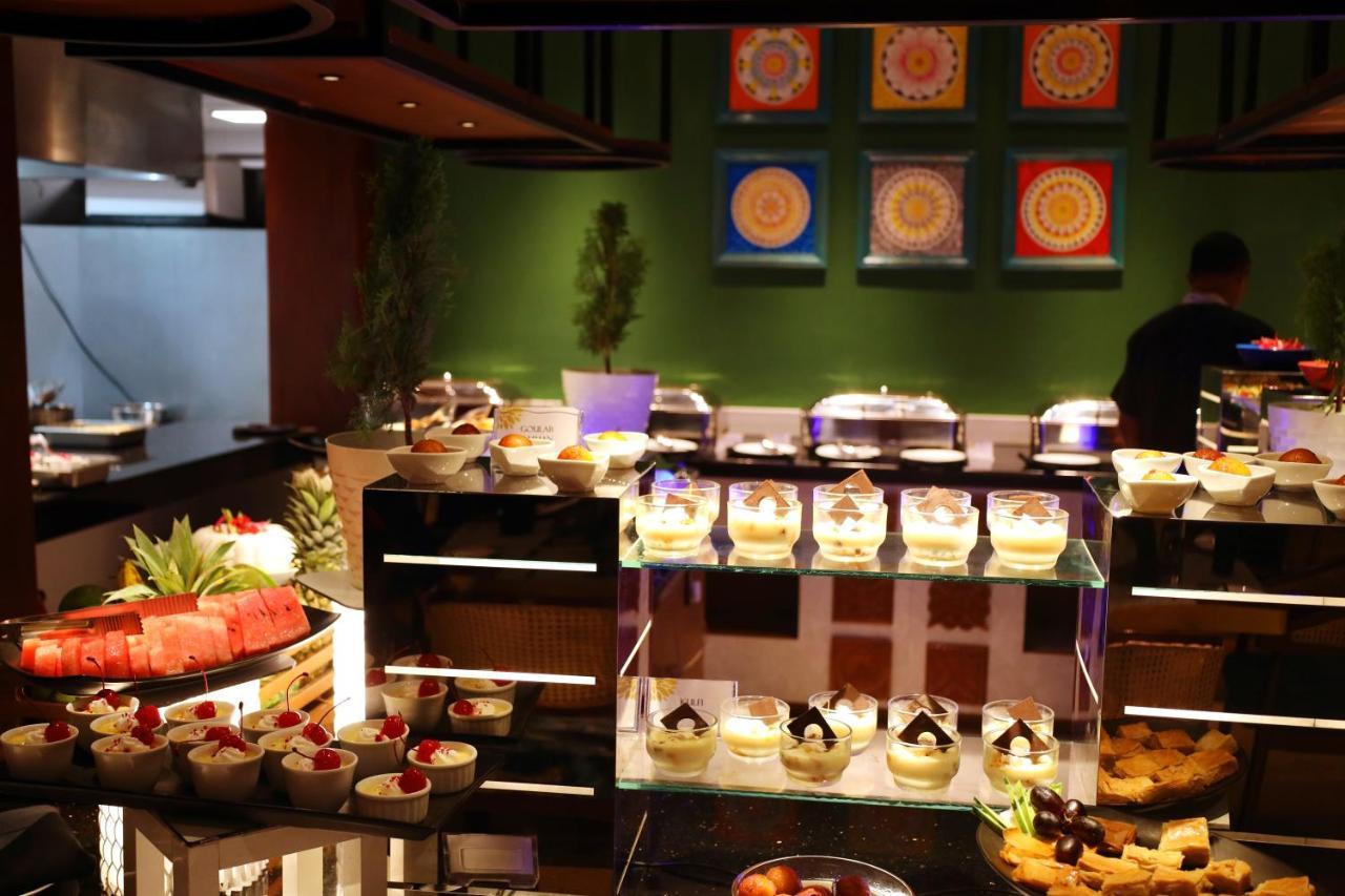 Grand Serendib Hotel Kandy Exterior photo A dessert buffet