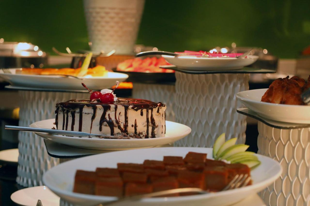 Grand Serendib Hotel Kandy Exterior photo A dessert buffet